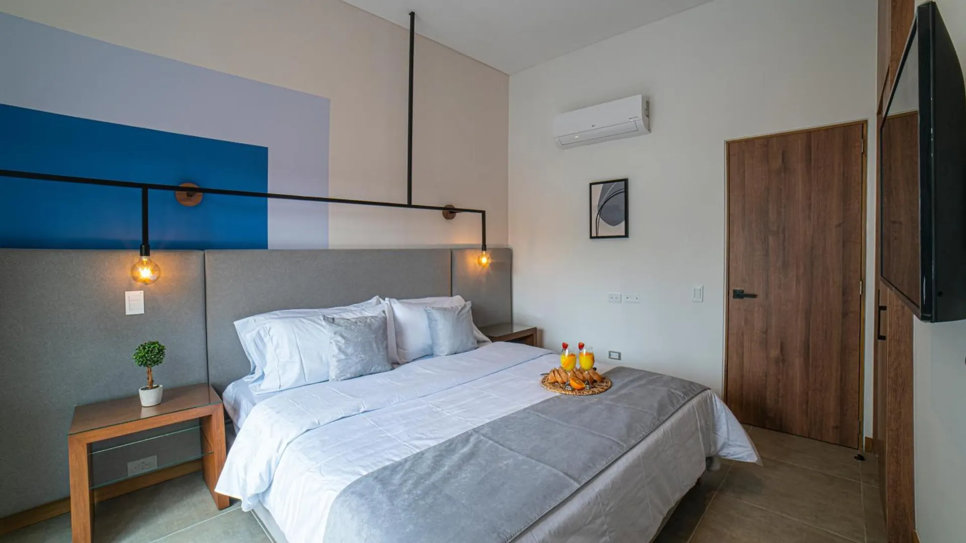 Ere Centenario Luxury Suites كالي شقة