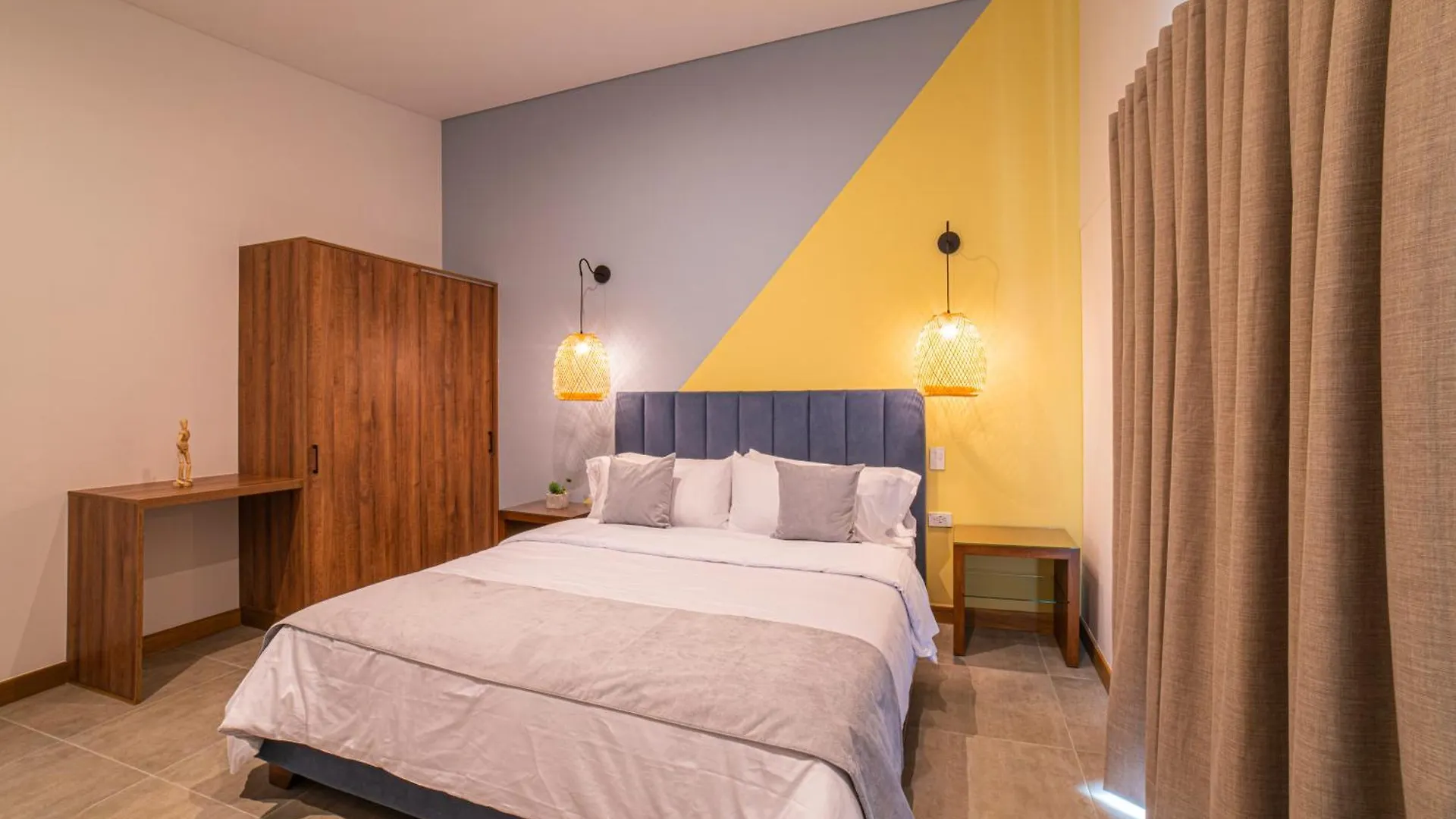 Ere Centenario Luxury Suites كالي
